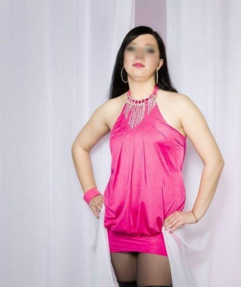 Нежная леди с обворожительной улыбкой приглашает в гости для приятного вечера вдвоем. Готова погрузить тебя в атмосферу страсти и наслаждения. Позвони, и я подарю тебе незабываемые моменты! 10923, 23 года